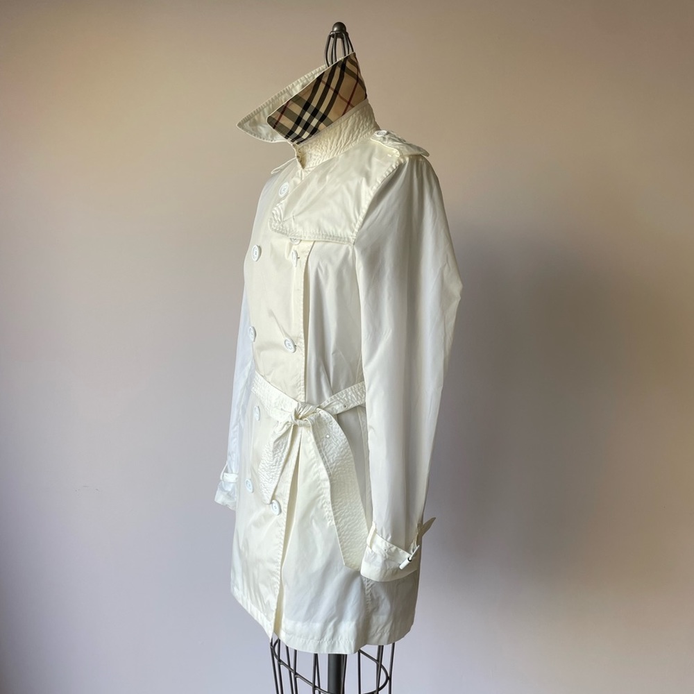 Authentic Burberry trench coat 🧥 rain coat